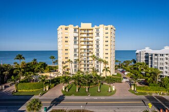 Beachmoor Condos in Naples, FL - Building Photo - Building Photo