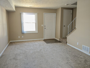 Southdale Square Townhomes! in Bellevue, NE - Building Photo - Building Photo