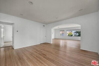 157 S Elm Dr in Beverly Hills, CA - Building Photo - Building Photo