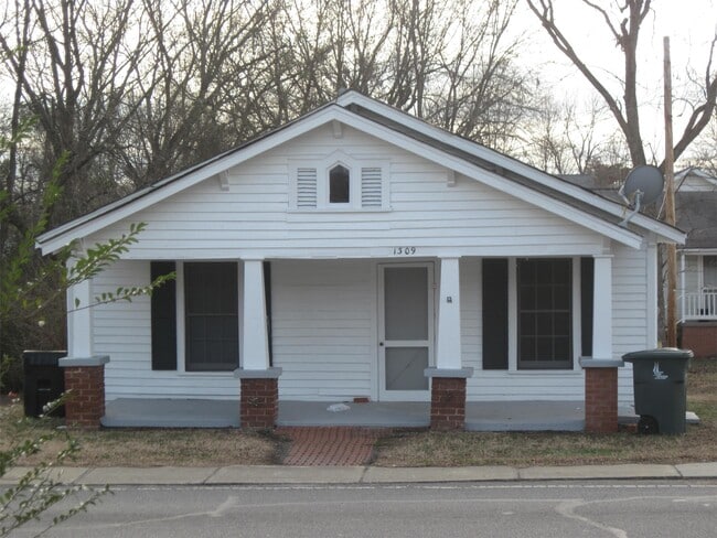 property at 1309 N Charlotte Ave