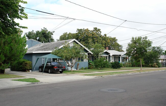 134-152 S Pixley St in Orange, CA - Building Photo - Building Photo