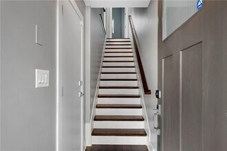 743 Taylor Ct in Atlanta, GA - Building Photo - Building Photo