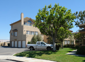 Waverider Circle in Huntington Beach, CA - Building Photo - Building Photo