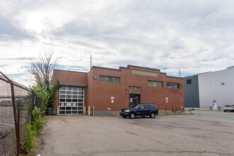 285-365 Dorchester Ave in Boston, MA - Foto de edificio - Building Photo