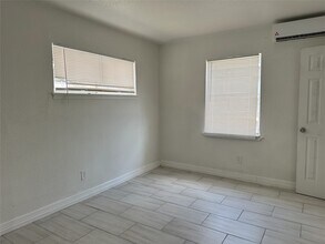 3829 Mt Pleasant St in Houston, TX - Building Photo - Building Photo