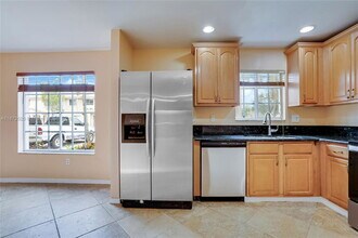 5901 Manchester Way in Tamarac, FL - Building Photo - Building Photo