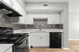 The Sidney in Sherman, TX - Building Photo