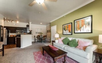 2825 N Hwy 360 in Grand Prairie, TX - Building Photo - Building Photo