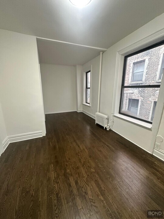 1427 York Ave in New York, NY - Building Photo