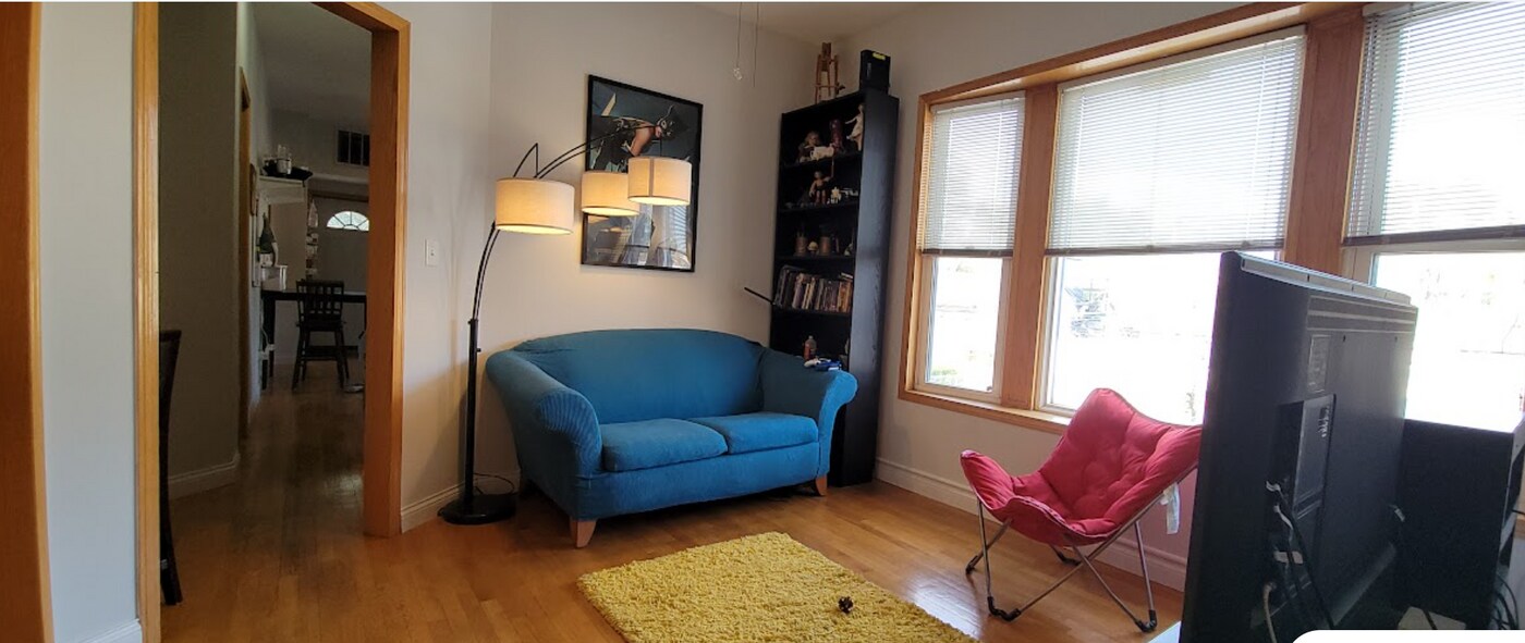 2700 W Chicago Ave, Unit 2R in Chicago, IL - Building Photo