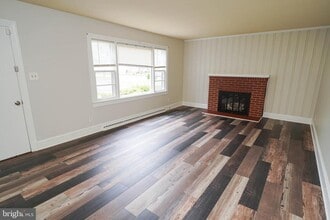 102 Gurney Dr in Fruitland, MD - Building Photo - Building Photo
