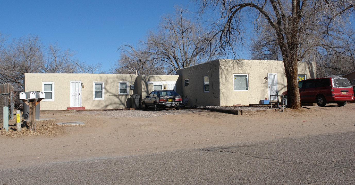 1513 Saunders Rd SW in Albuquerque, NM - Building Photo