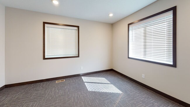 1014 16th Ave SE in Minneapolis, MN - Building Photo - Building Photo