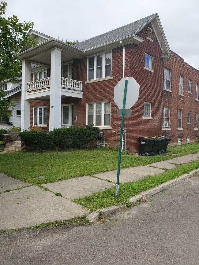 5002 Maplewood St, Unit 5004 maplewood apt in Detroit, MI - Building Photo - Building Photo