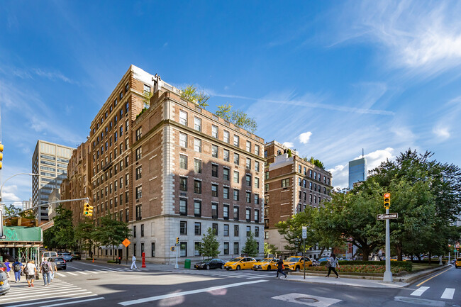 655 Park Ave in New York, NY - Building Photo - Building Photo