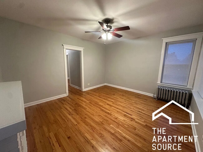 6343 N Claremont Ave in Chicago, IL - Building Photo - Building Photo