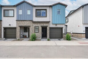 2837 W Eagle Talon Trail in Phoenix, AZ - Building Photo