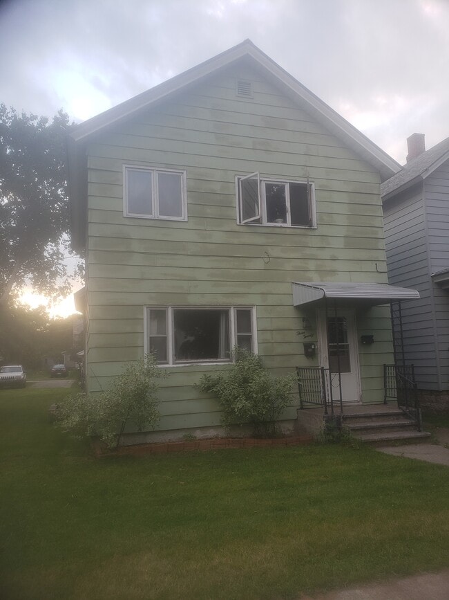 property at 320 S 12th St