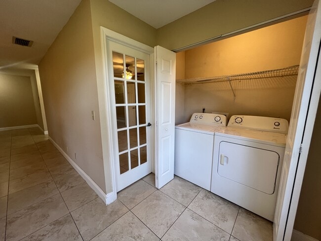 3410 Pinewalk Dr N in Margate, FL - Building Photo - Building Photo