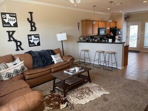 305 Holleman Dr E in College Station, TX - Foto de edificio - Building Photo