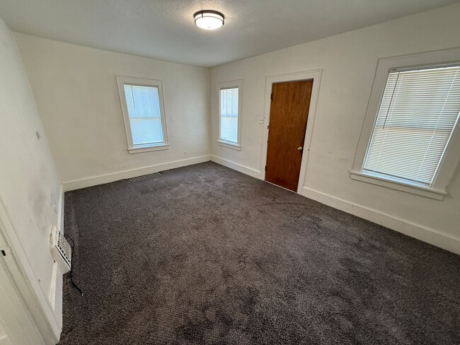 property at 1626 Villa Ave