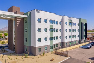 Phoenix Scholar House in Phoenix, AZ - Foto de edificio - Building Photo