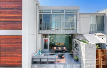901 Hancock Ave in West Hollywood, CA - Building Photo - Building Photo