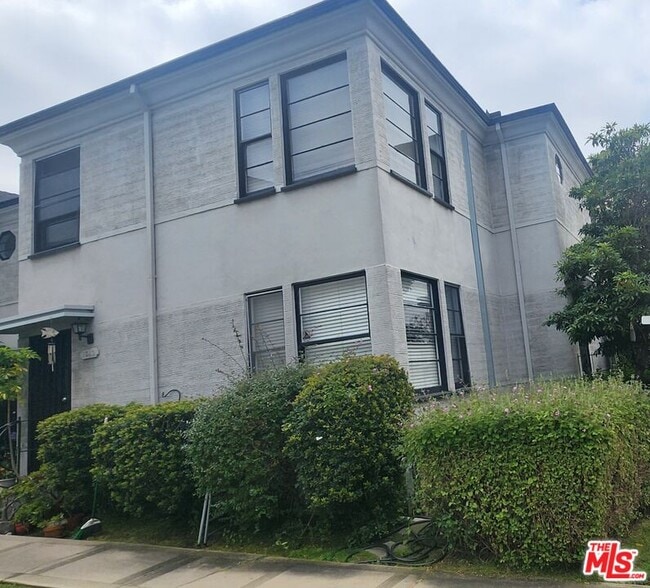 property at 1338 S Dunsmuir Ave
