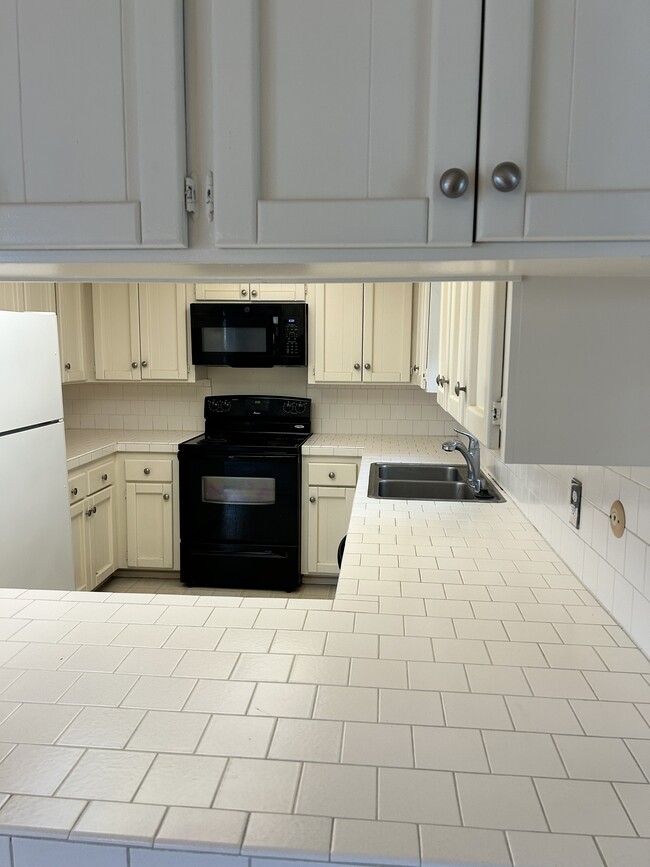 255 Sea Forest Ct, Unit 255 in Del Mar, CA - Foto de edificio - Building Photo