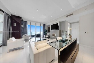9701 Collins Ave in Miami Beach, FL - Building Photo - Building Photo