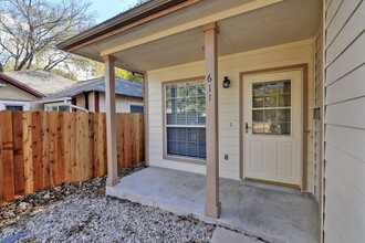 611 Zennia St in Austin, TX - Building Photo - Building Photo