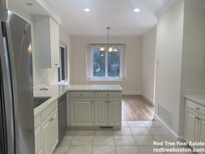 900 W Roxbury Pkwy in Brookline, MA - Building Photo - Building Photo