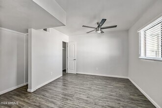 1744 W Glendale Ave in Phoenix, AZ - Building Photo - Building Photo