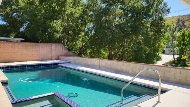 3815 Patrick Henry Pl in Agoura Hills, CA - Building Photo - Building Photo