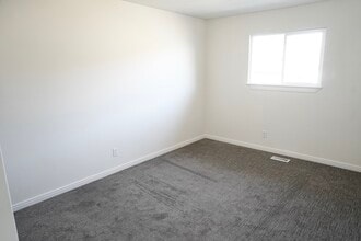 1526 W 1650 N in Layton, UT - Building Photo - Building Photo