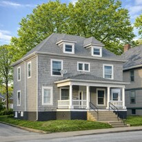 413 W Columbia Ter, Unit Studio in Peoria, IL - Building Photo