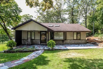 98 Carol St in Danbury, CT - Building Photo - Building Photo