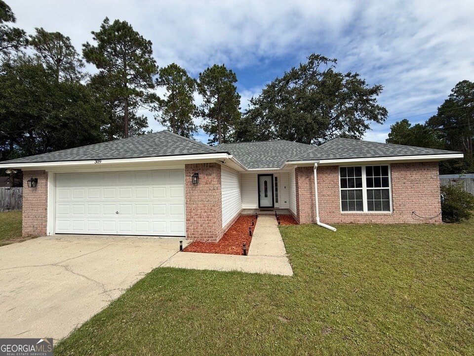 309 N Belmont Ct in Hinesville, GA - Building Photo