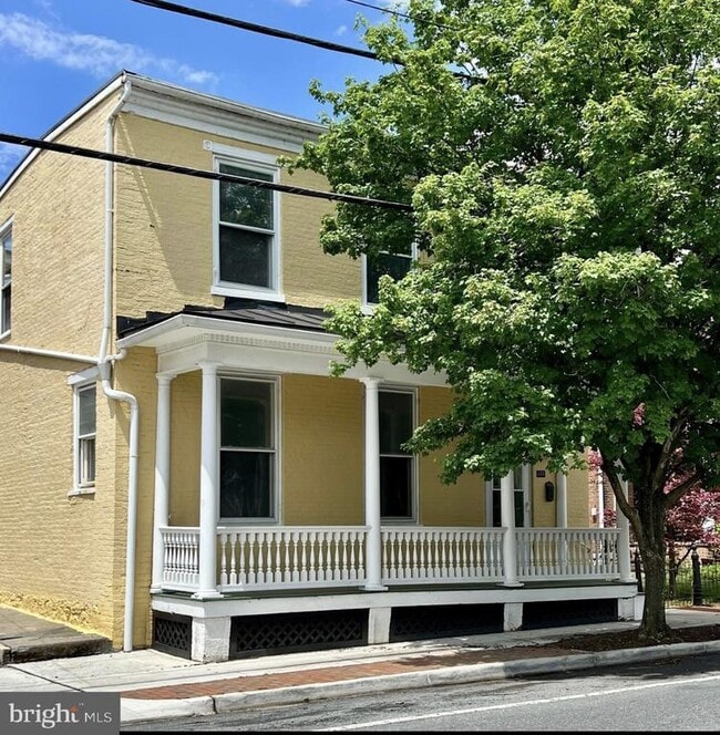 property at 321 N Braddock St