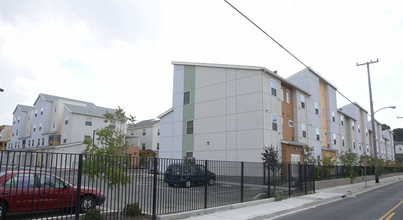 Giant Road Apartments in San Pablo, CA - Building Photo - Building Photo