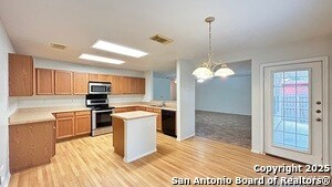 10602 Weathering Run in San Antonio, TX - Building Photo - Building Photo