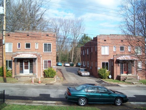 425-427 Rosemont Ave in South Charleston, WV - Building Photo