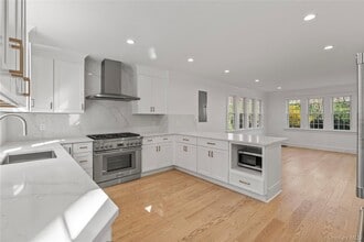 26 Latimer Ln in Bronxville, NY - Building Photo - Building Photo