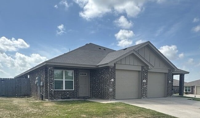 property at 3103 A Stonewall Dr