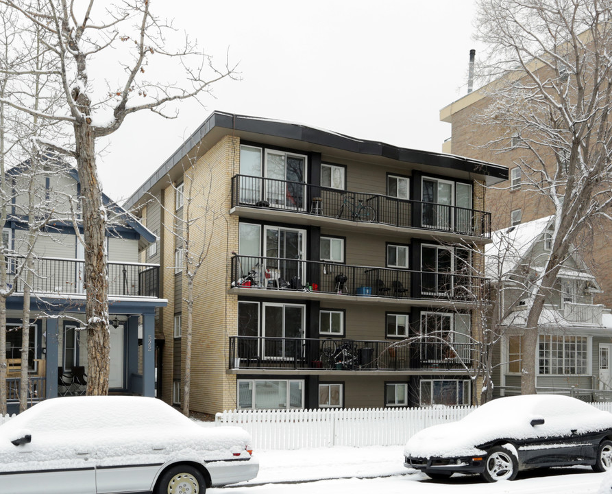 520 21st Ave SW in Calgary, AB - Building Photo