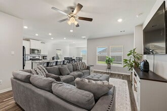 1033 Verona Dr in College Station, TX - Foto de edificio - Building Photo