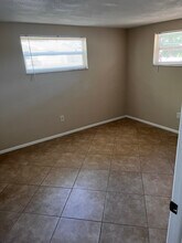 7434 Ashwood Dr in Port Richey, FL - Building Photo - Building Photo