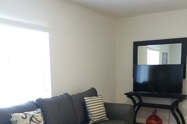 12467 1/2 Walsh Ave, Unit 1/2 in Los Angeles, CA - Foto de edificio - Building Photo