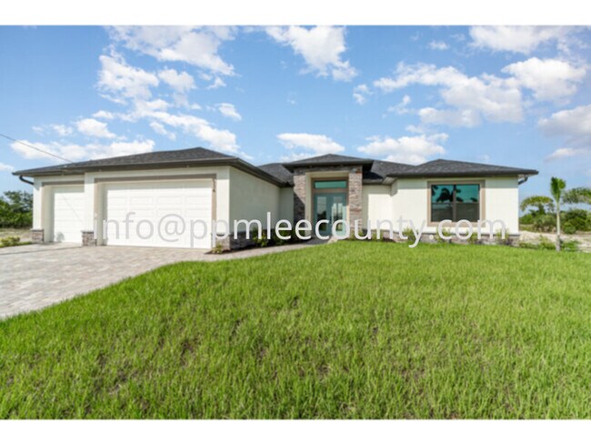 15619 Staunton Cir in Port Charlotte, FL - Building Photo - Building Photo