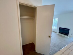 9995 Scripps Westview Wy in San Diego, CA - Building Photo - Building Photo